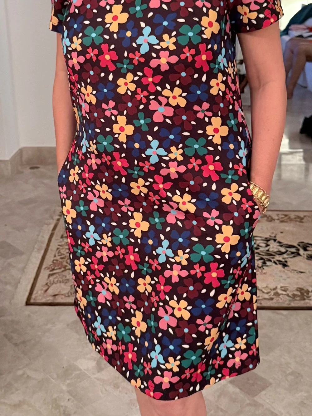 Floral Print Short-Sleeve Shift Dress - Black Multi
